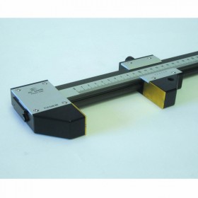 gauge for linear measurements with steel plates